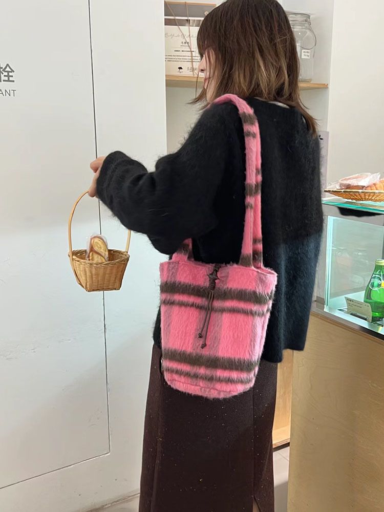 Women Y2k Fluffy Shoulder Bags - огляд і ціна Luxury Bags Cute