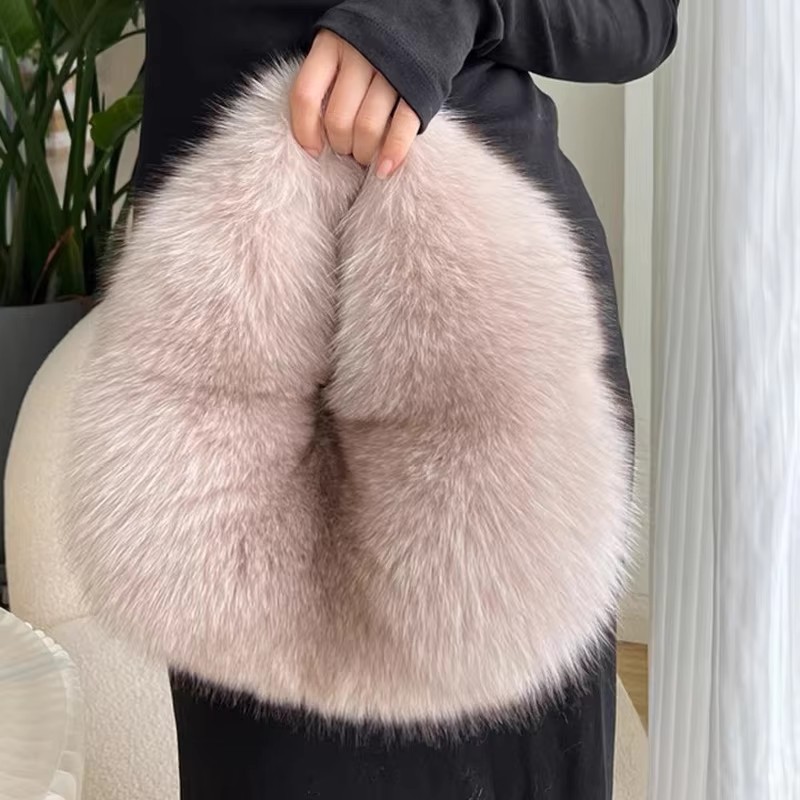 Fashion Soft Plush Half Moon B - огляд і ціна Luxury Bags Tote