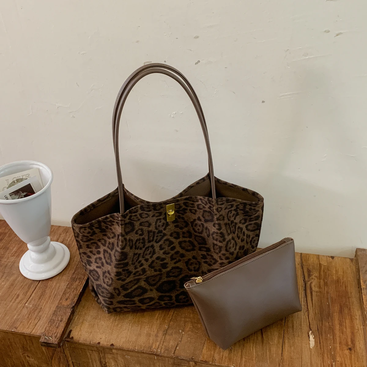 Retro Leopard Print Suede Tote - огляд і ціна Luxury Bags Tote